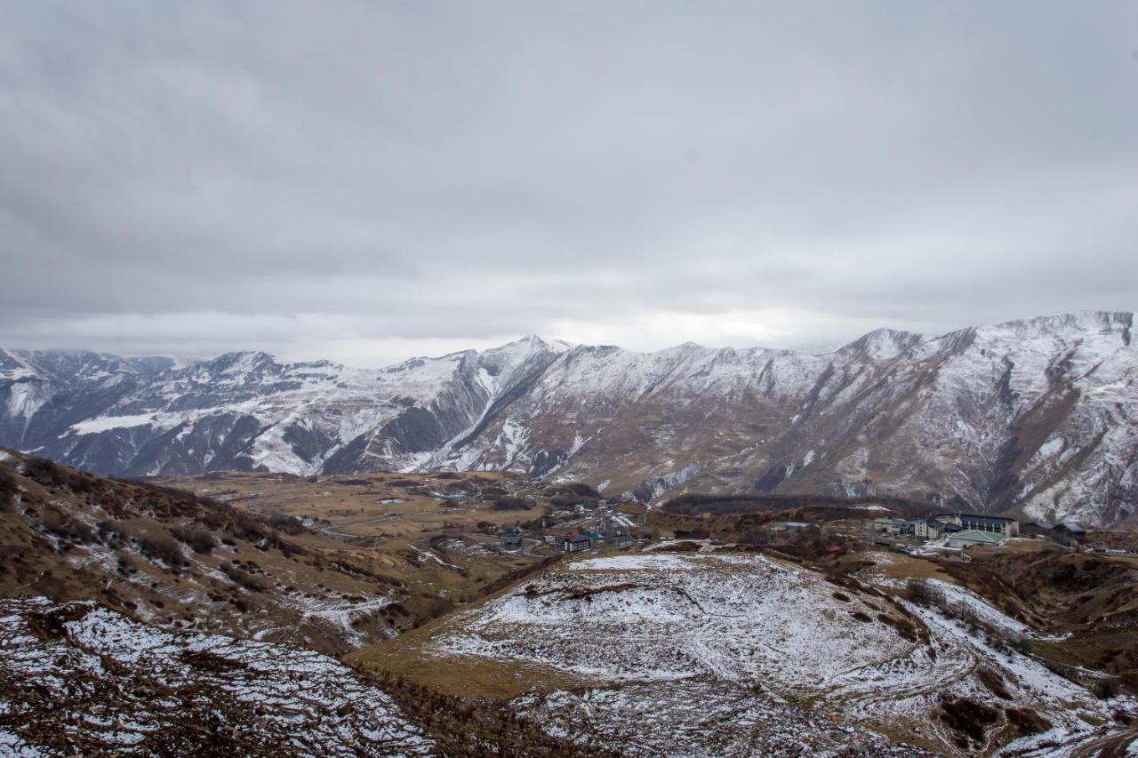 Valley And Mountain View, Twins, With Hot Water Gudauri Bagian luar foto