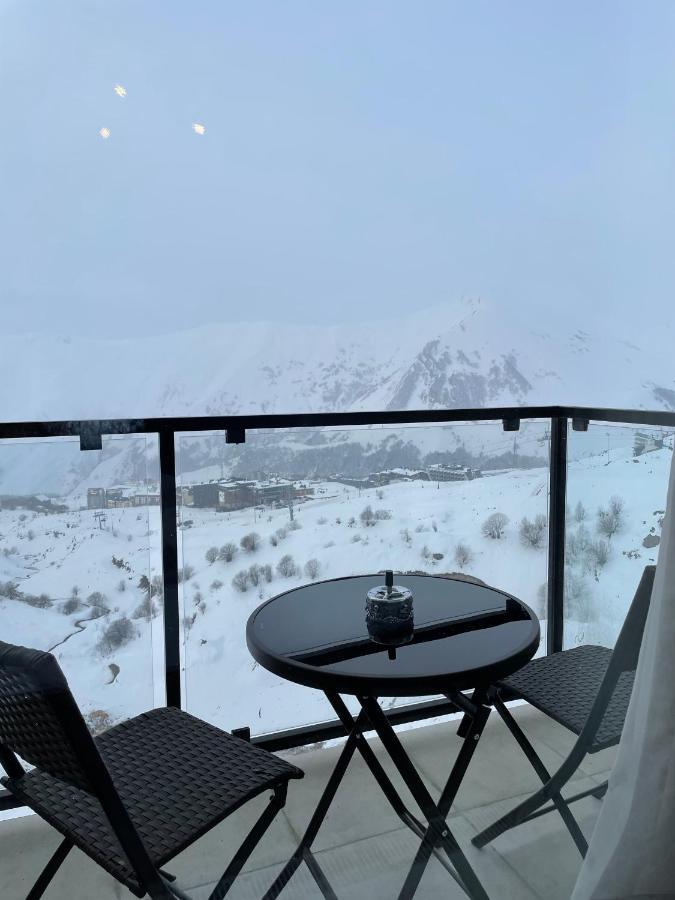 Valley And Mountain View, Twins, With Hot Water Gudauri Bagian luar foto